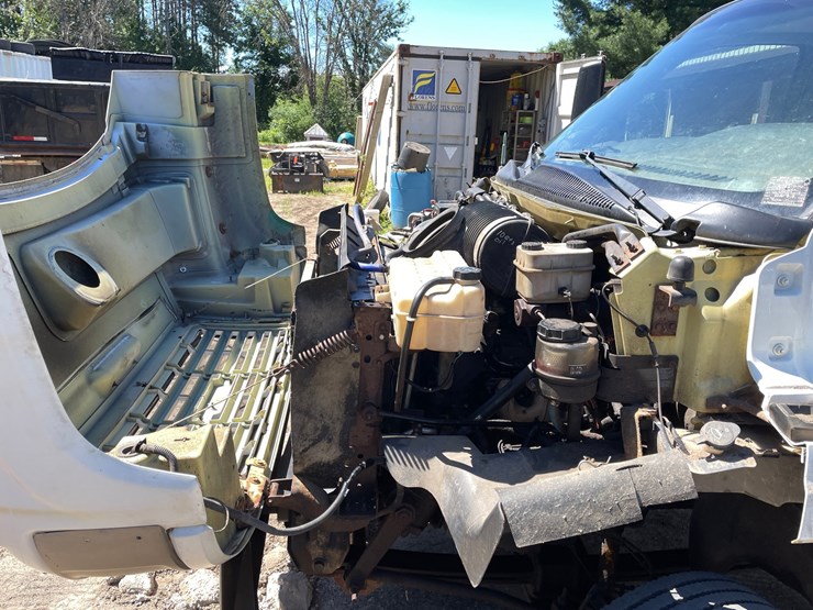 #7099-•-2005-gmc-c5500-with-alum-line-aluminum-dump-box-(wi-title-in-delay)-image-38