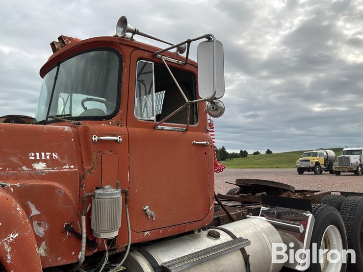 1970-mack-rs700l-image-20