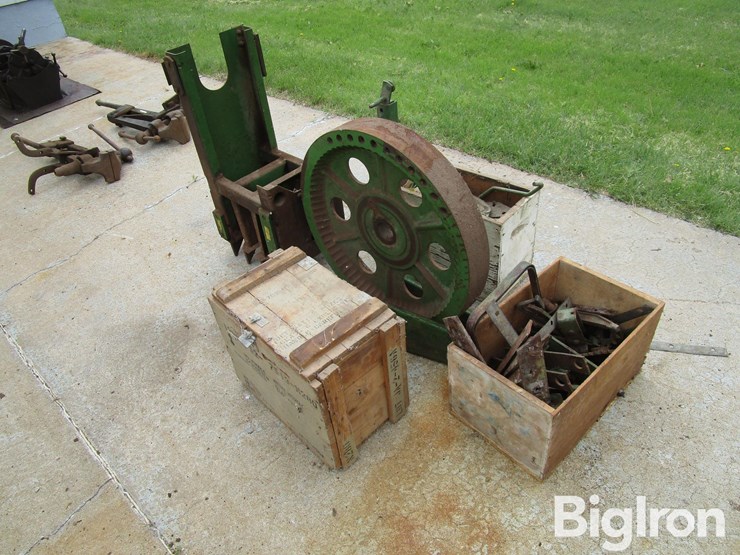 john-deere-14t-image-7