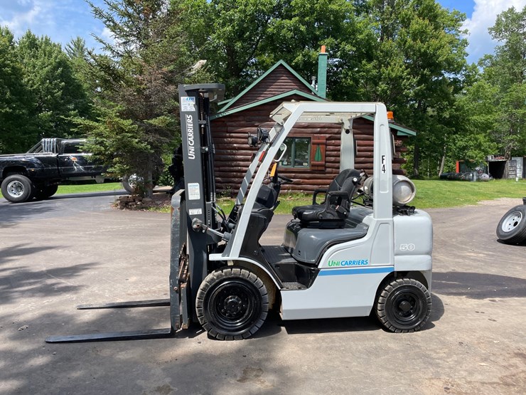 #6068-•-2016-5000lb-unicarriers-lp-forklift---low-hours!-image-2