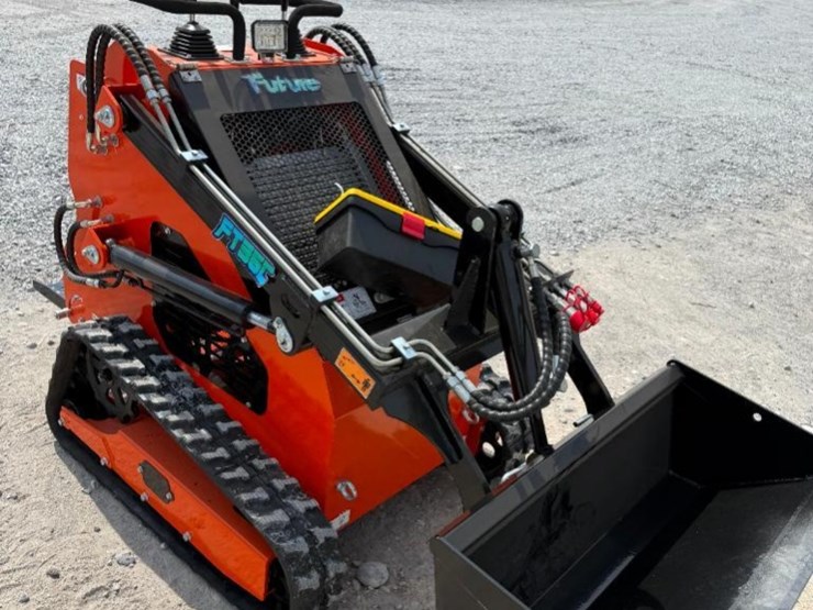 skid-steer-loader-ft36c,-electric-start,-open-operator-station-image-4
