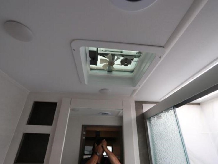 2025-ford-transit-image-49