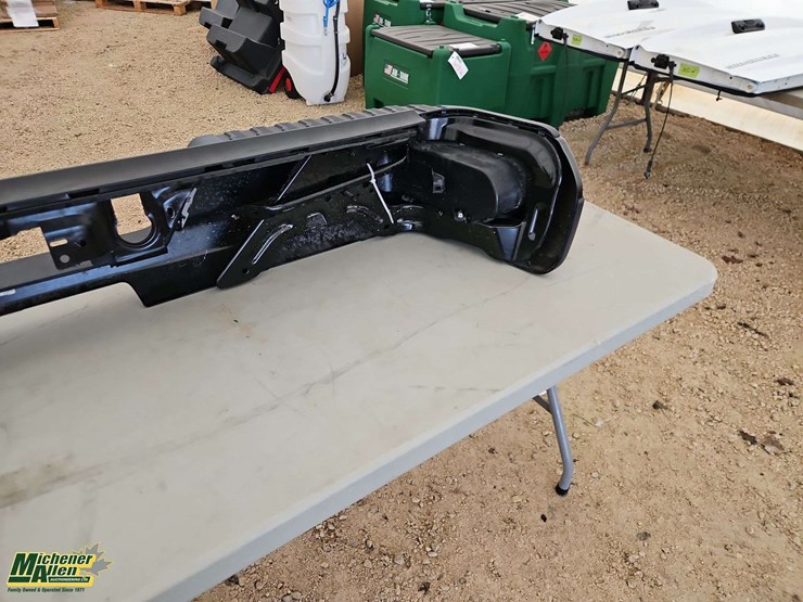 chevrolet-silverado-rear-bumper-4th-generation-image-5