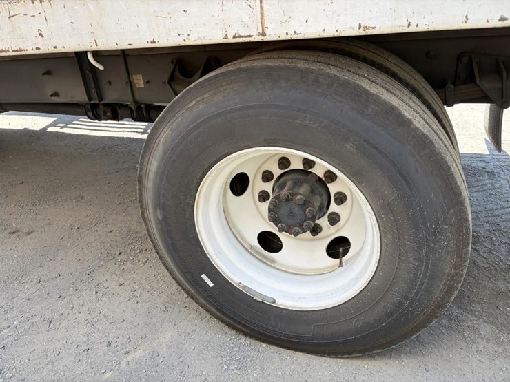 2012-ford-f650-image-5