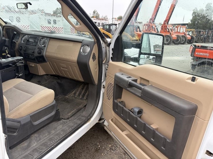 2011-ford-f350-image-10