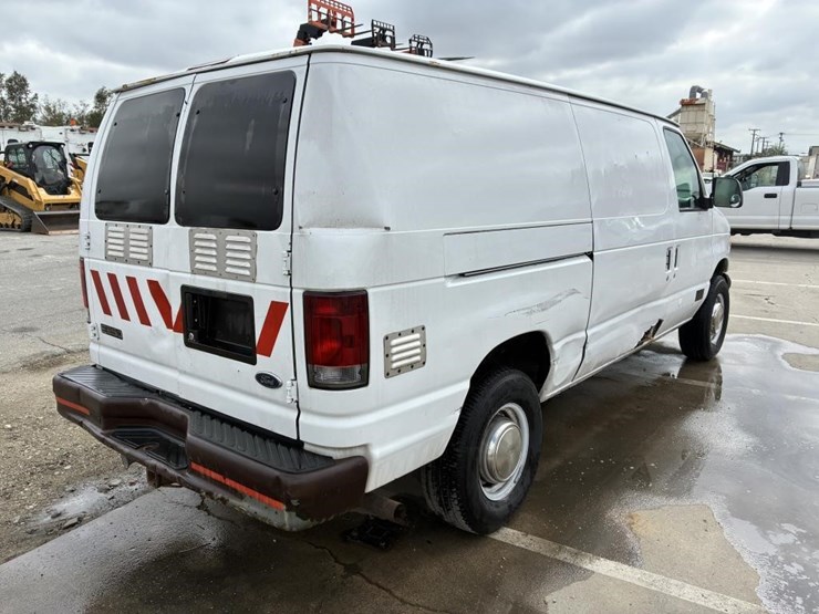 2001-ford-e250-image-3