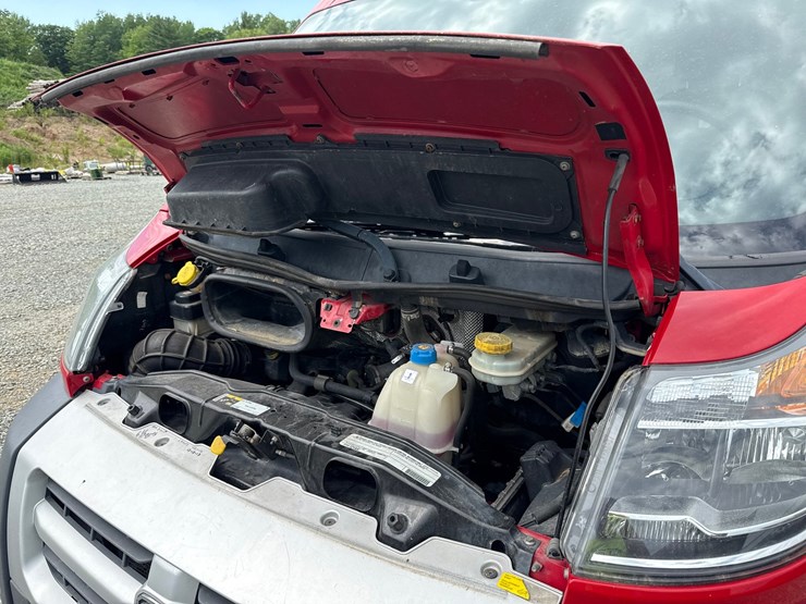 2015-dodge-ram-van-image-28