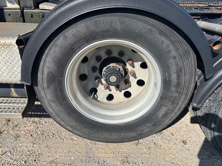 1988-peterbilt-377-image-90