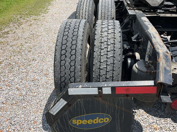 2022-kenworth-t680-image-10