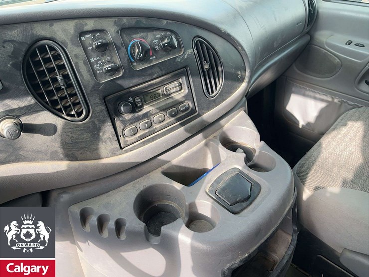 2002-ford-e-series-s/a-service-truck-image-15
