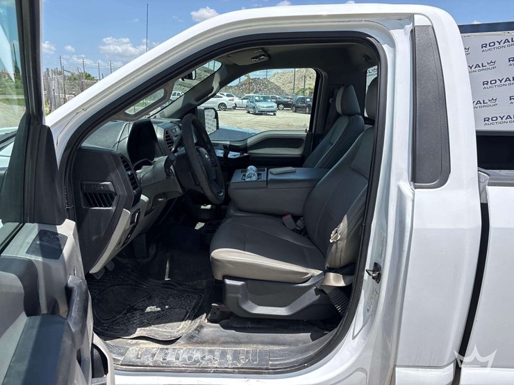2016-ford-f150-image-13