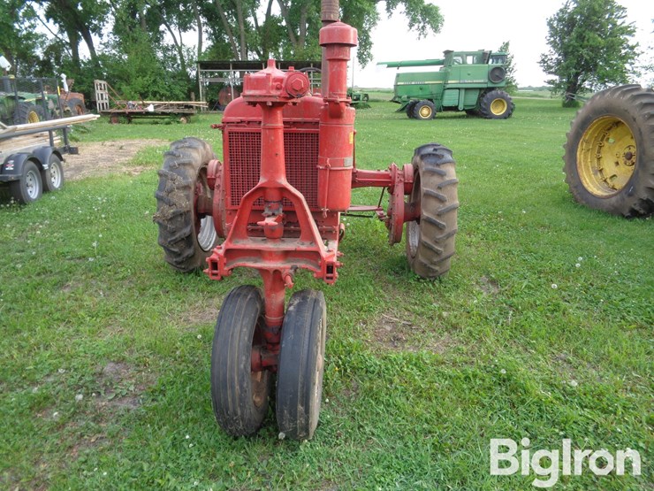 1938-farmall-f-20-2wd-tractor-image-2