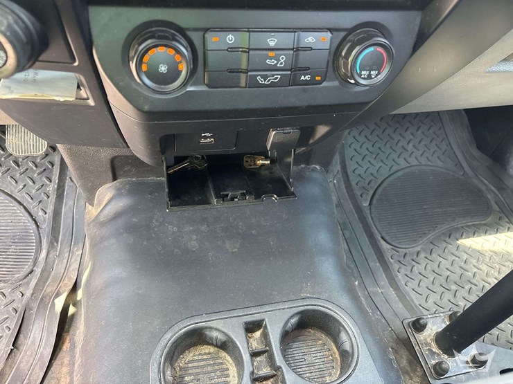 2016-ford-f150-image-19