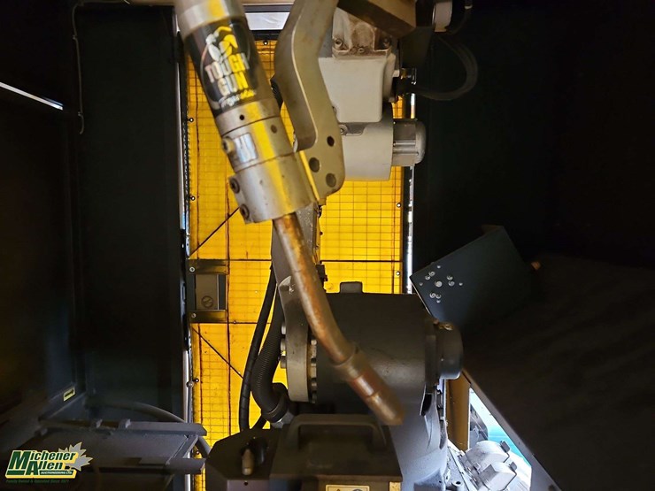enclosed-miller/panasonic-auto-axcess-450-robotic-welder-image-15