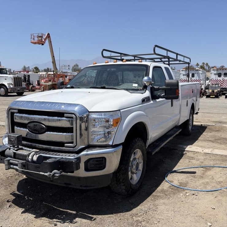2011 FORD F350