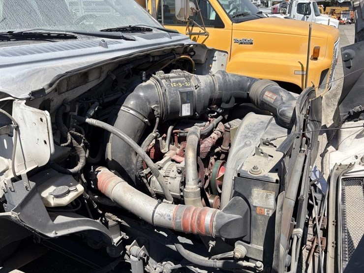 2012-ford-f650-image-8