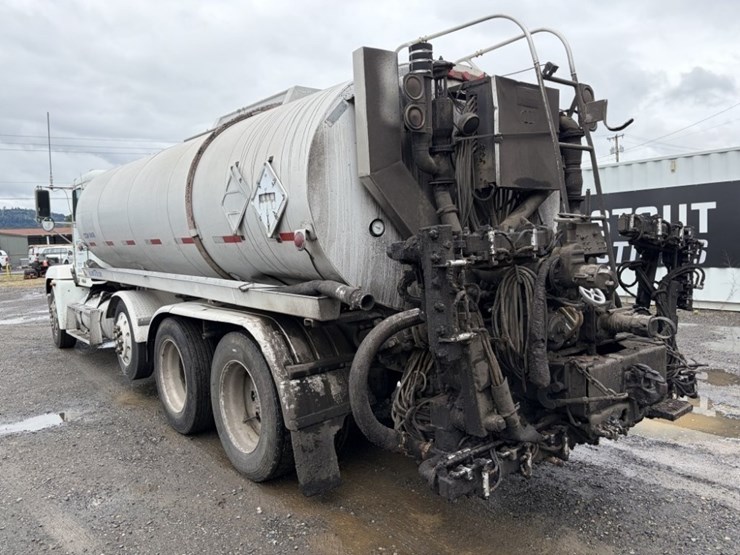 1997-freightliner-usf-1e-asphalt-distributor-truck-image-6