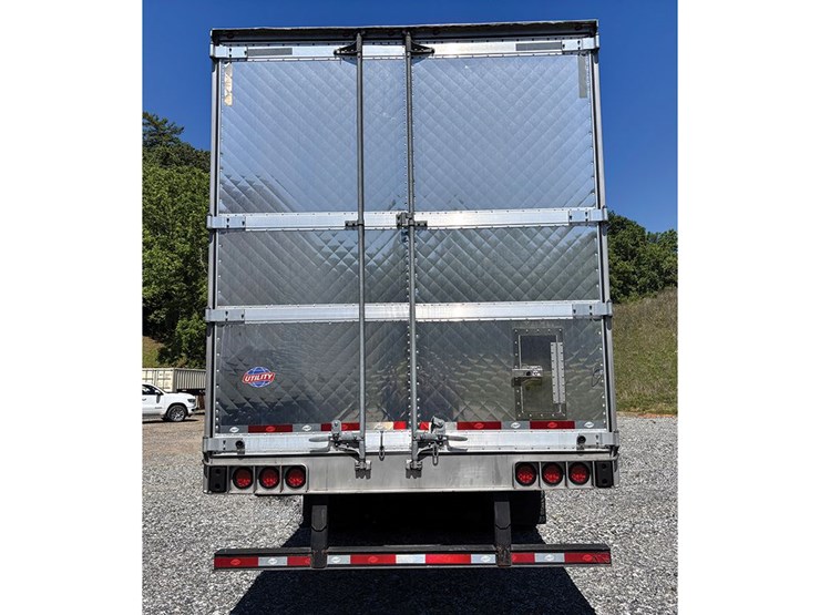 2025-utility-3000r-image-2
