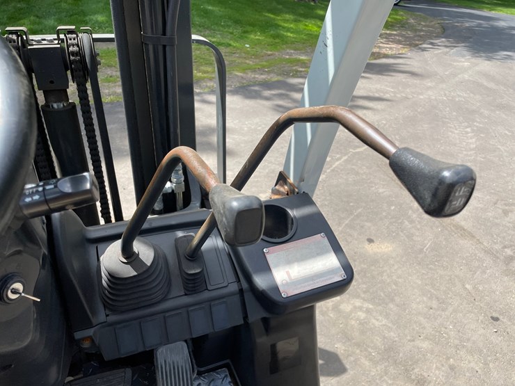 #6066-•-2016-4000lb-unicarriers-lp-forklift-image-18