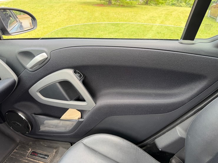 #1488-•-2012-smart-fortwo-passion-coupe-image-25