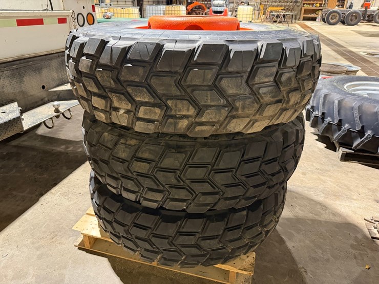 #1477-•-unused-michelin-tires-14.00-r-20-(lot-of-3)-image-5