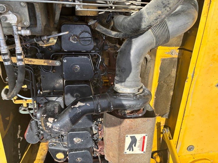 komatsu-pc200-lc-6le-image-37