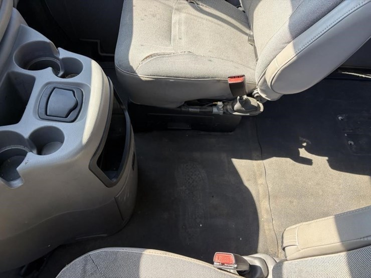 2002-ford-transit-image-19
