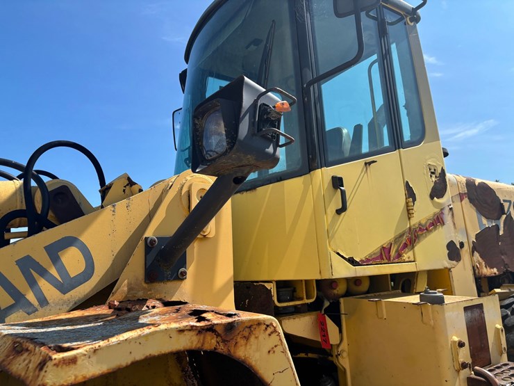 new-holland-lw170-image-10