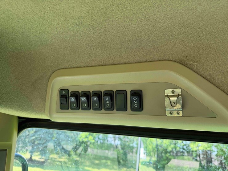 2008-john-deere-9670-sts-image-34