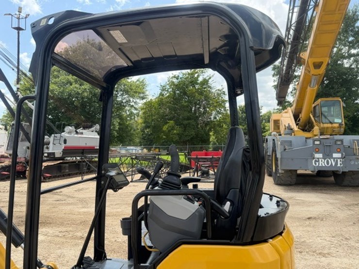 caterpillar-301.8-image-18