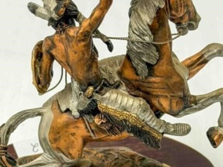 legends-sculpture-image-4