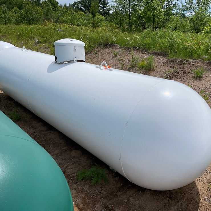 #6494 • 1000 Gallon LP Propane Tank