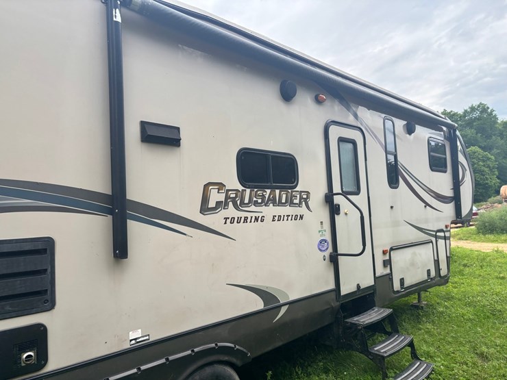 #2231-•-2014-crusader-335-5th-wheel-camper-image-9