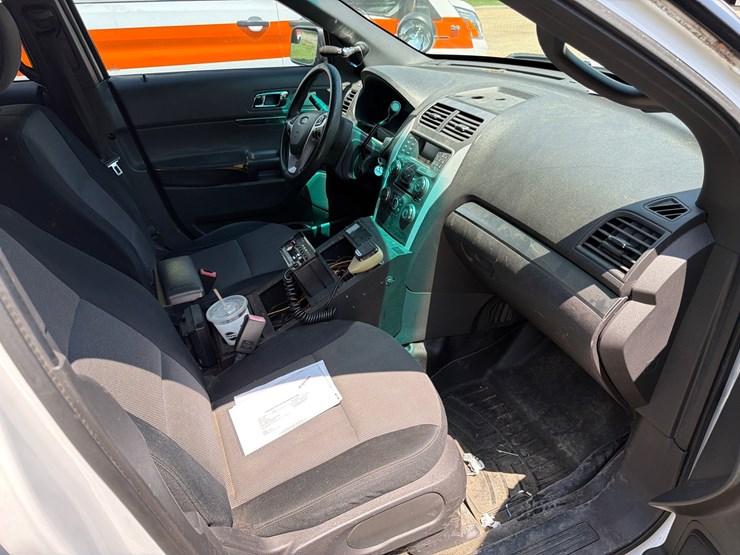 2012-ford-explorer-image-50