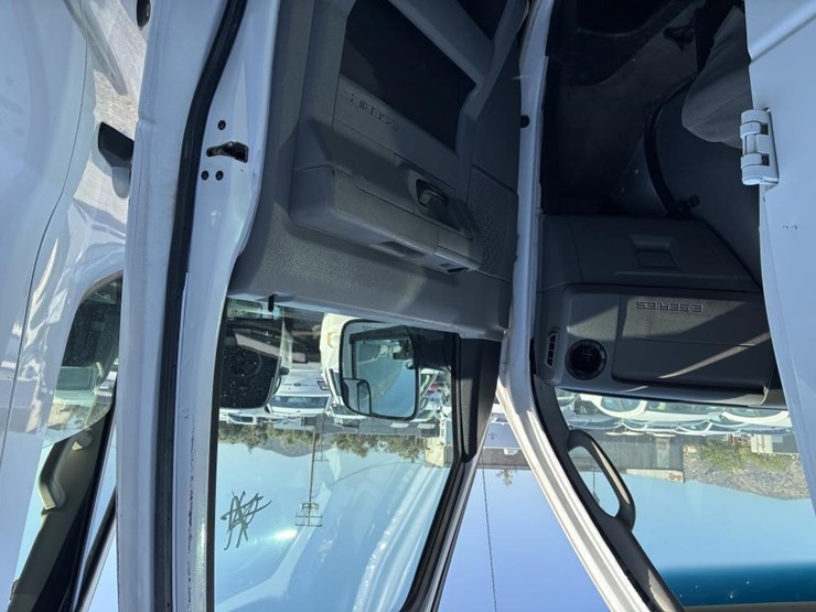 2013-ford-e350-sd-image-9