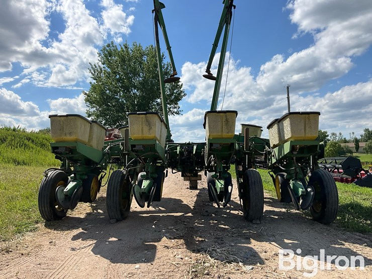 john-deere-7000-image-6