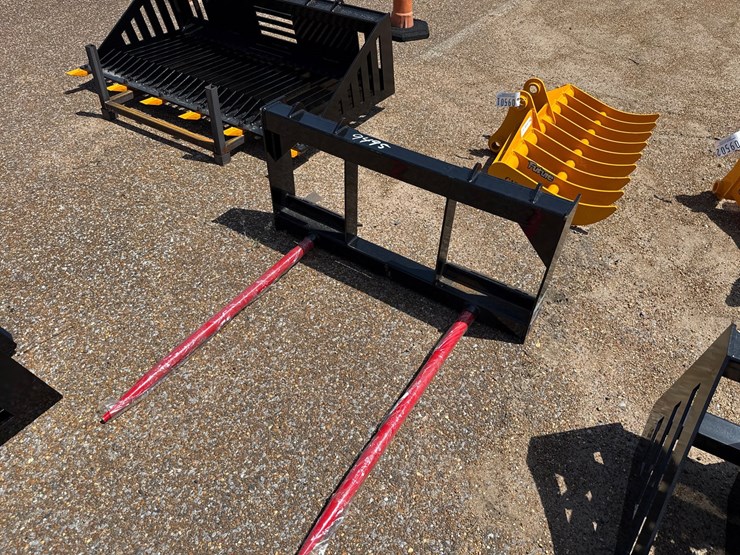 #9495-•-future-skid-steer-hay-spear-image-4
