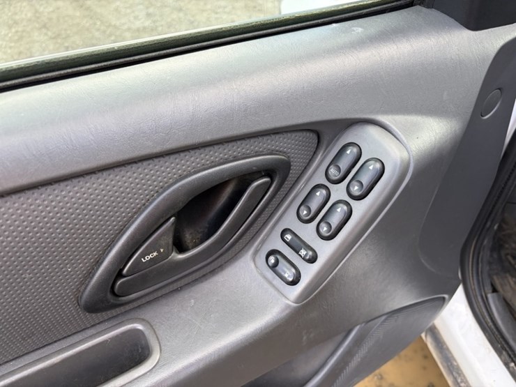2007-ford-escape-image-25