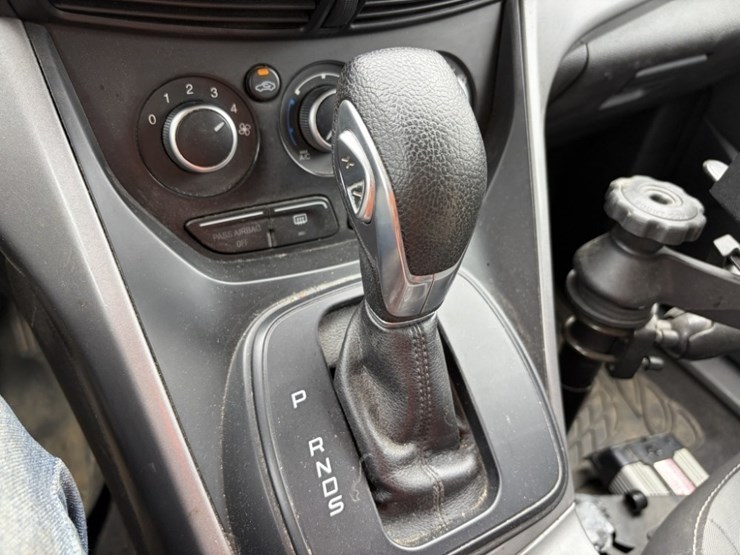 2014-ford-escape-image-29