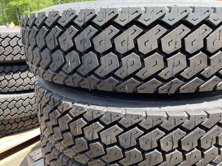 #6516-•-set-of-(4)-semi-tires-image-3