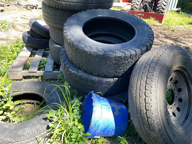 #7122-•-lot-of-used-tires-image-6