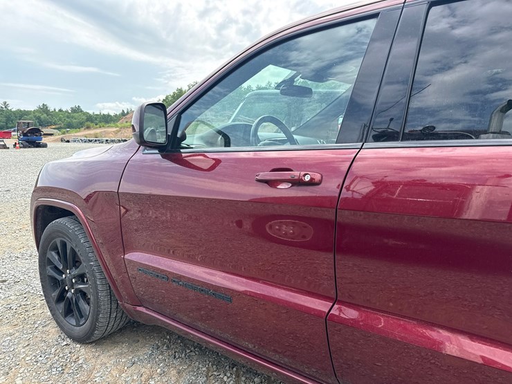 2021-jeep-grand-cherokee-image-27