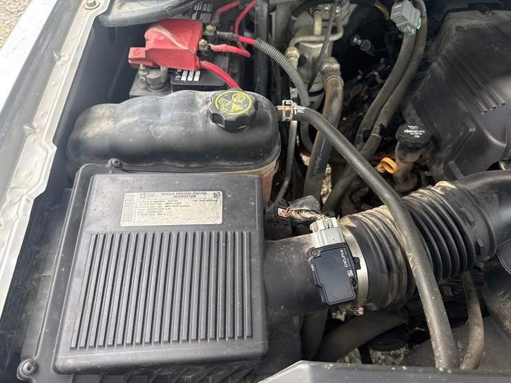 2013-chevrolet-2500-image-13