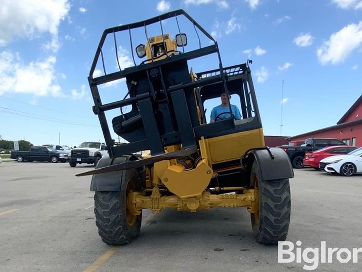 2000-caterpillar-th82-image-11