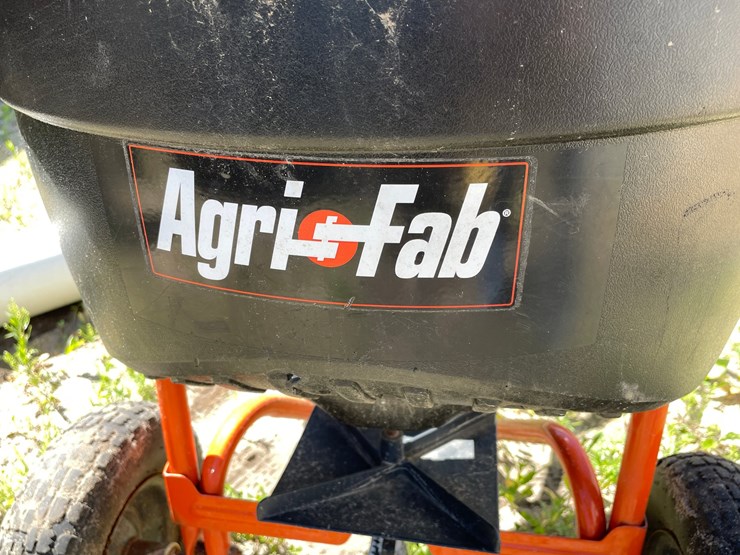 #7115-•-agri-fab-lawn-spreader-image-10