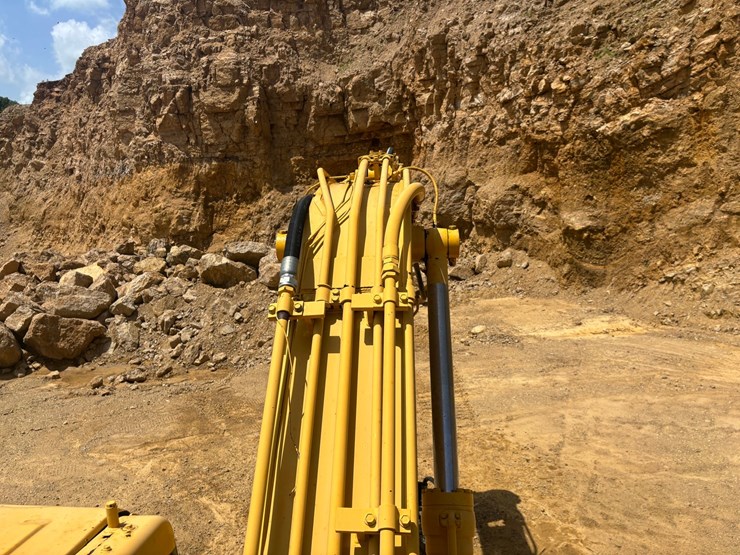 komatsu-pc200-lc-6le-image-42