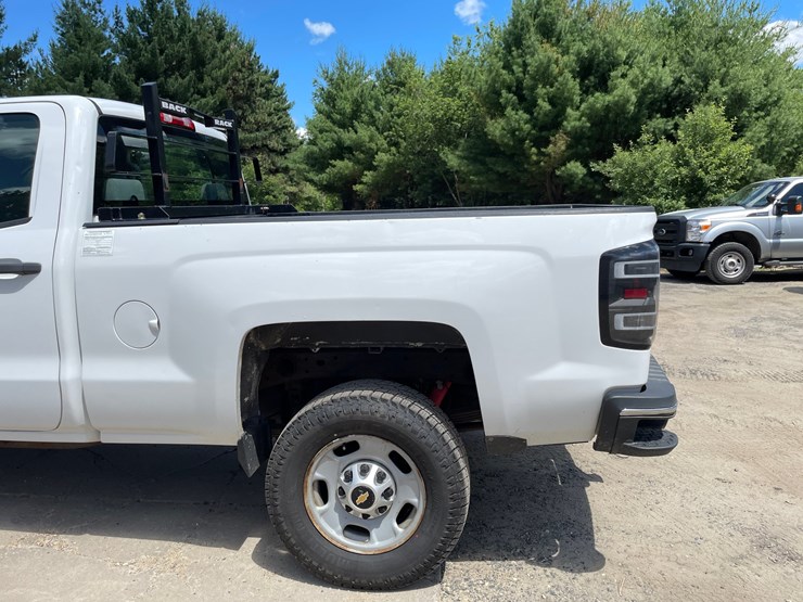 2015-chevrolet-2500-image-15
