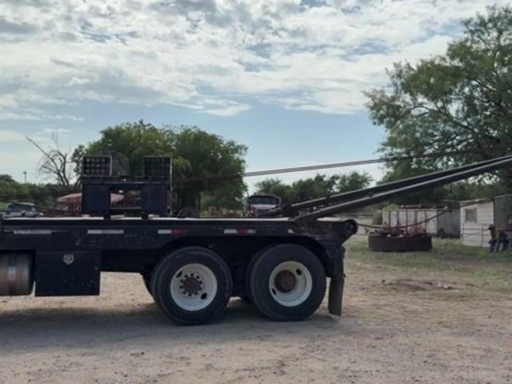 2013-peterbilt-367-image-1