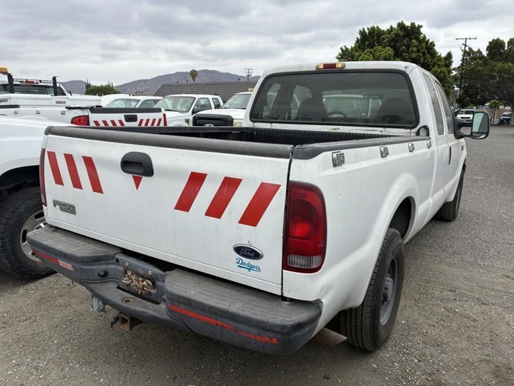 2004-ford-f250-image-3
