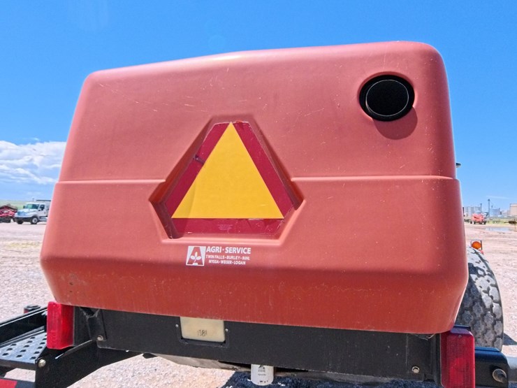 hesston-8550s-image-58